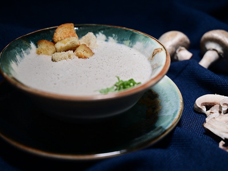 202) Mushroom soup with cream 